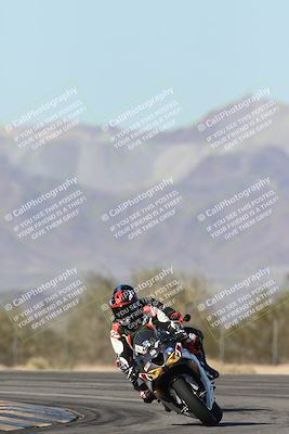 media/Dec-04-2025-Racers Edge (Thu) [[5ebc9f124d]]/3-B Group/1-Session 1 (Turn 7)/